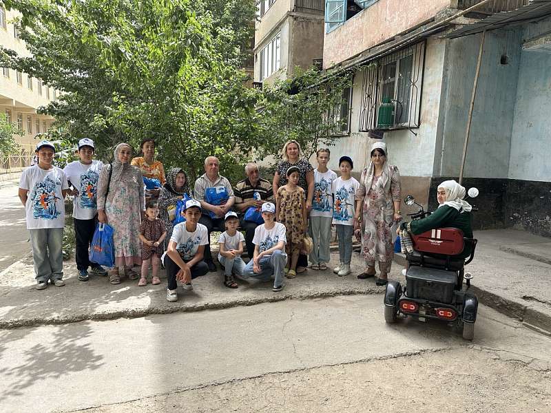 Волонтёры Победы нашей школы провели благотворительную акцию «Молодость, устремлённая в будущее»